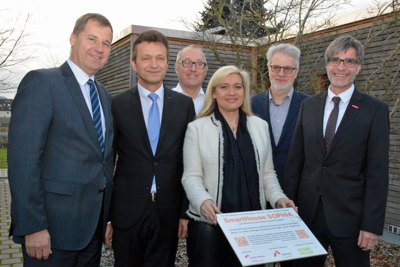  Gesundheitsministerin Melanie Huml mit (v.li.) Prof. Dr. Lang, Frauenknecht, Zahneisen, Dr. Pfeuffer und Koller 