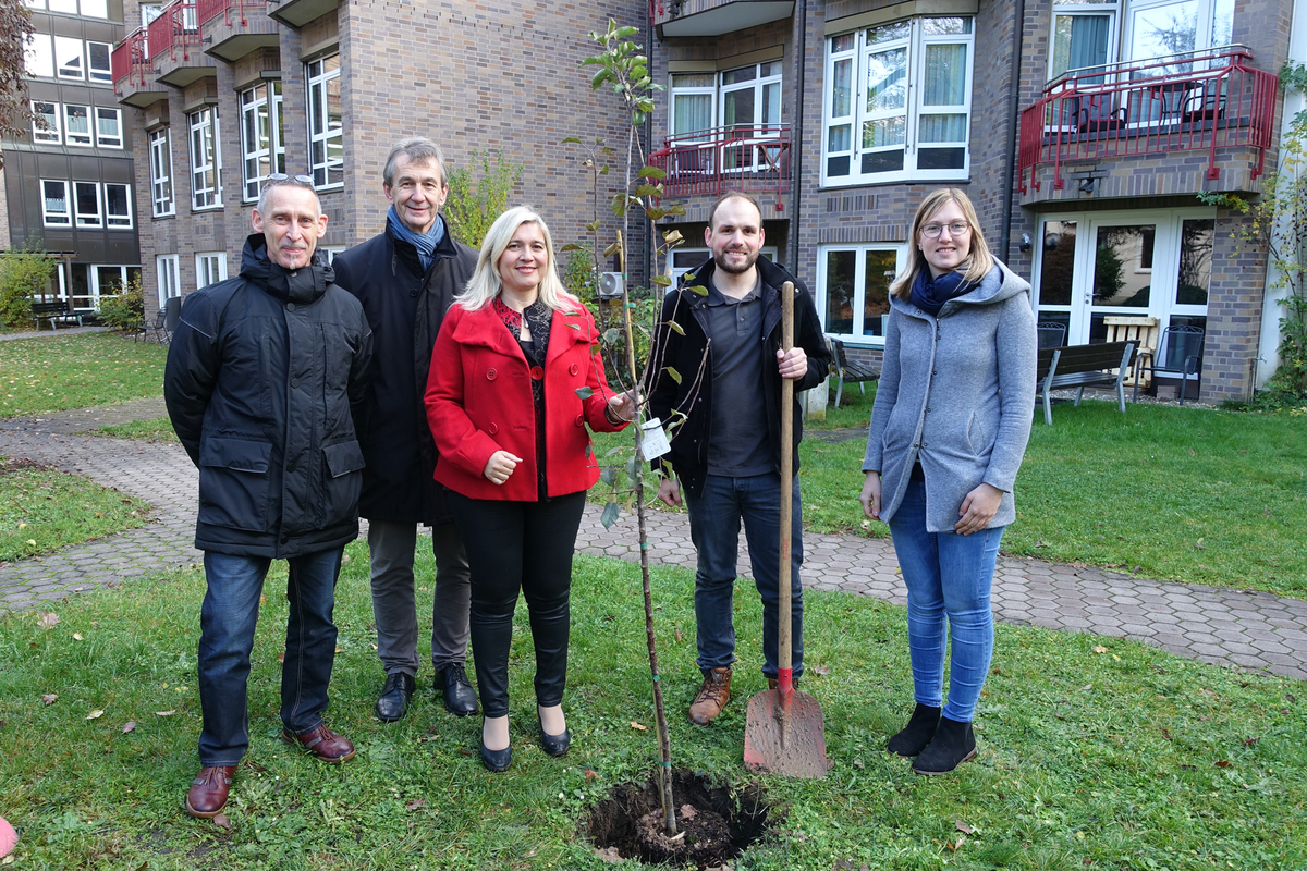 v.li.: Olaf Trambauer, Dr. Norbert Kern, Staatsministerin Melanie Huml, Oliver Rauh und Bianca Faber