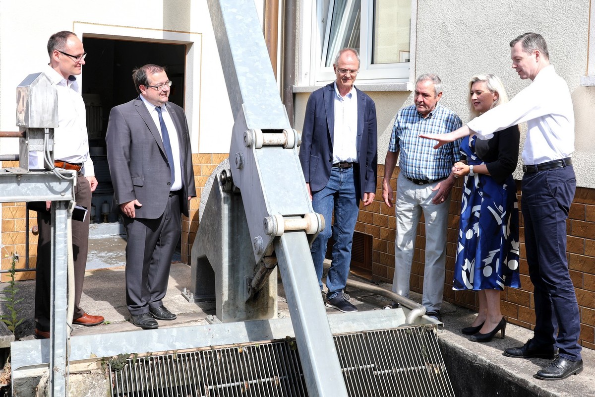 Reubelsmhle in Hallstadt, Personen v.re.: MdB Thomas Silberhorn, MdL StMin Melanie Huml, Stefan Dauerlein (Mller-Innung Bamberg), Fritz Schweiger (Vereinigung Wasserkraftwerke BY), Brgermeister Thomas Sder und Dr. Josef Rampl (Mllerbund BY)